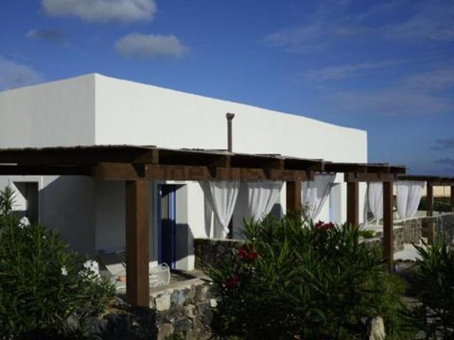 Case e ville in vendita di 340 m² in Via Conitro Alto