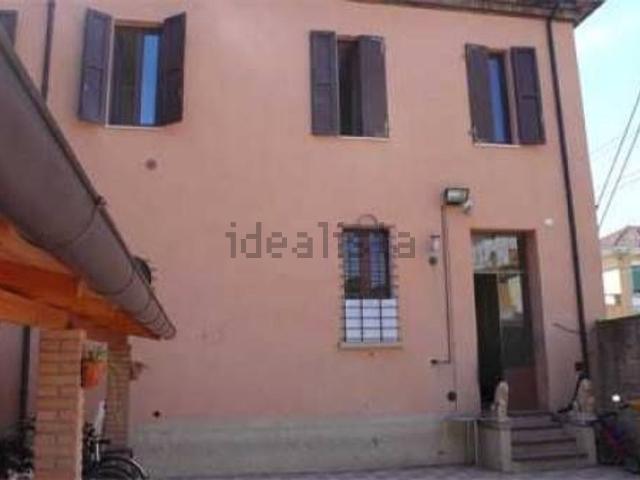 Case e ville in vendita di 340 m² in Via Candiano