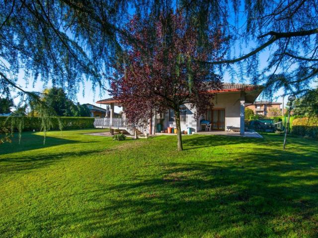 Case e ville in vendita di 340 m² in Via Guglielmo Oberdan, 12