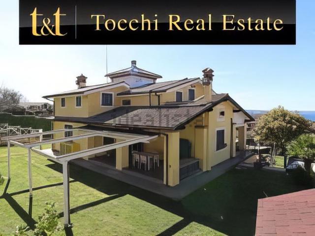 Case e ville in vendita di 340 m² in Via della Vaccheria