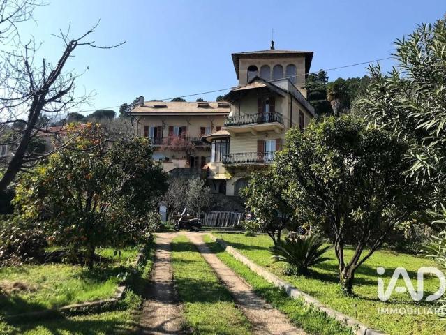 Case e ville in vendita di 340 m² in Via Fontanassa, 27