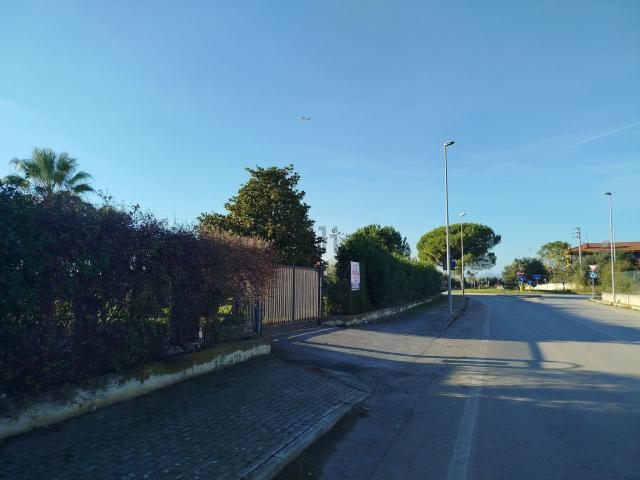 Case e ville in vendita di 340 m² in Via Lago Lucrino