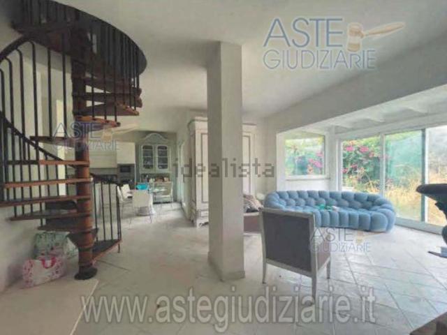 Case e ville in vendita di 340 m² in Via Levante, 34