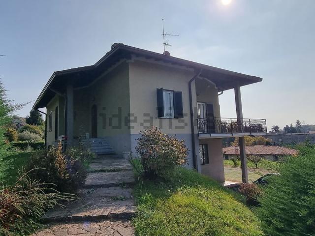 Case e ville in vendita di 340 m² in Via Lissolo