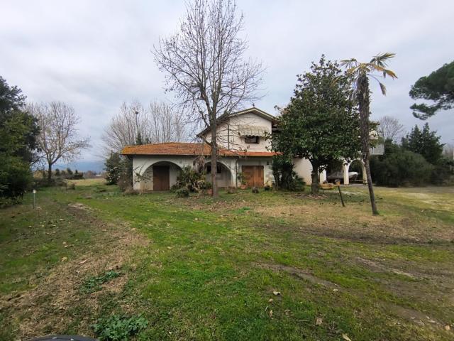 Case e ville in vendita di 340 m² in Via Nicchieto