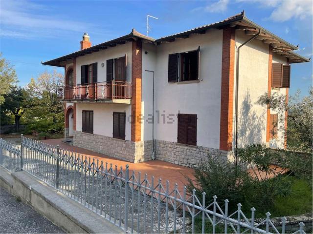 Case e ville in vendita di 340 m² in Via San Rocco