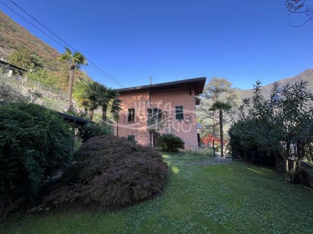 Case e ville in vendita di 340 m² in Via Piave