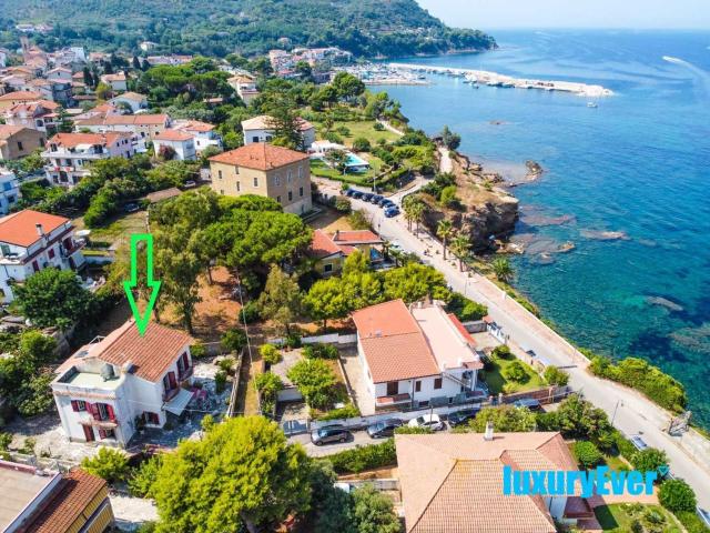 Case e ville in vendita di 340 m² in Viale Partenope Lungomare di Pozzillo, 11