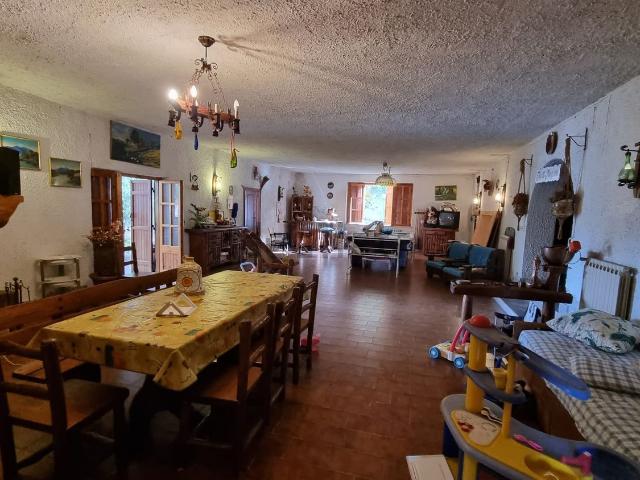 Case e ville in vendita di 340 m² in Strada Provinciale Fantauzzo