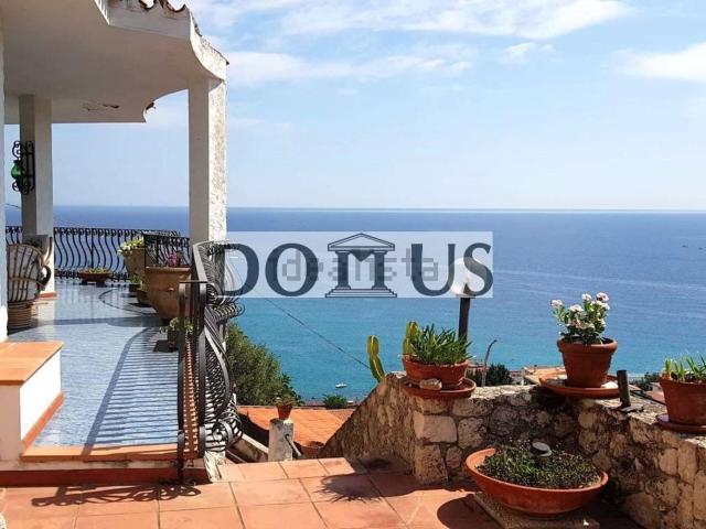 Case e ville in vendita di 341 m² in Traversa I Via del Mare, 13