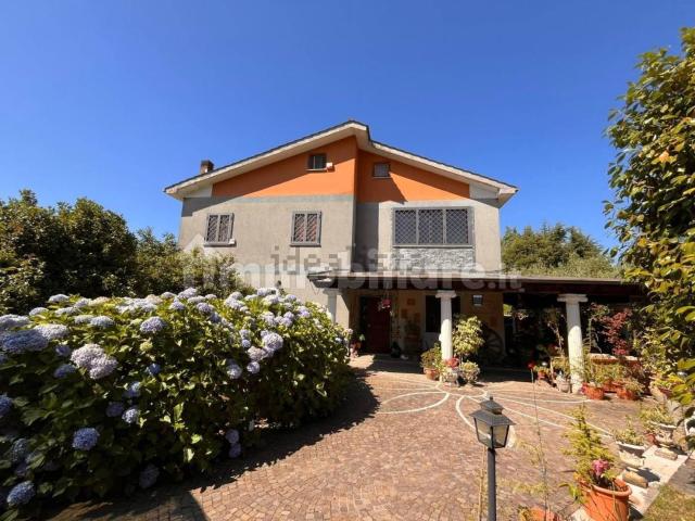 Case e ville in vendita di 341 m² in Via della Molara