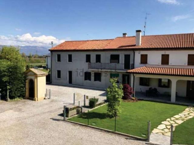 Case e ville in vendita di 341 m² in Via Vallonto, 12