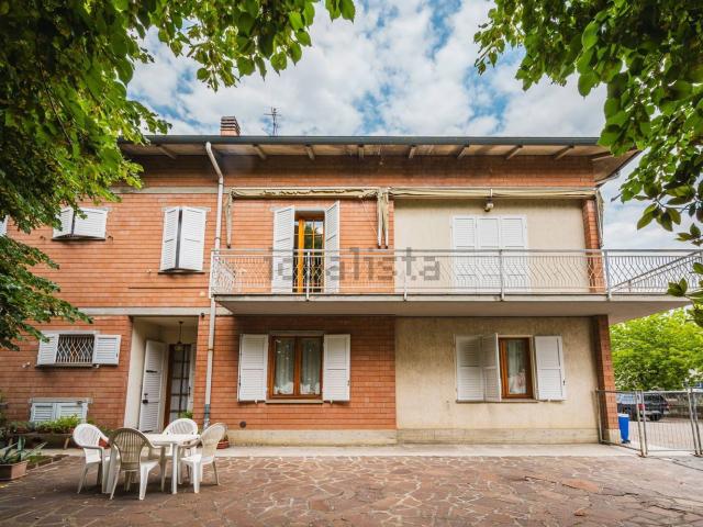Case e ville in vendita di 342 m² in Via G. Zibordi