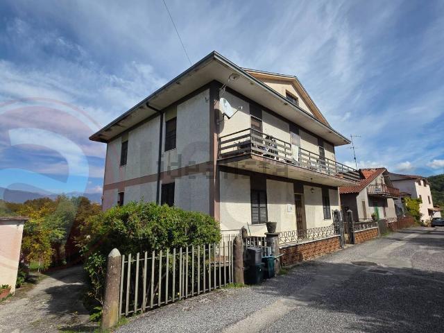 Case e ville in vendita di 343 m² in Via Cafenna