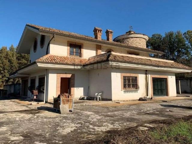 Case e ville in vendita di 344 m²