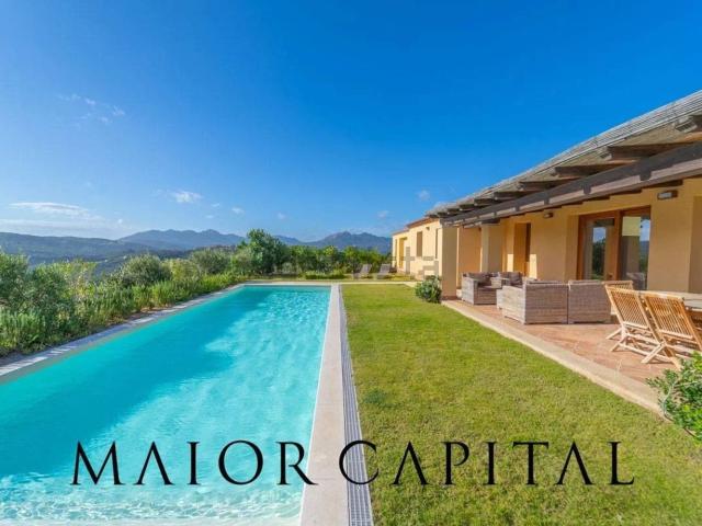 Case e ville in vendita di 344 m² in Via Cugnana