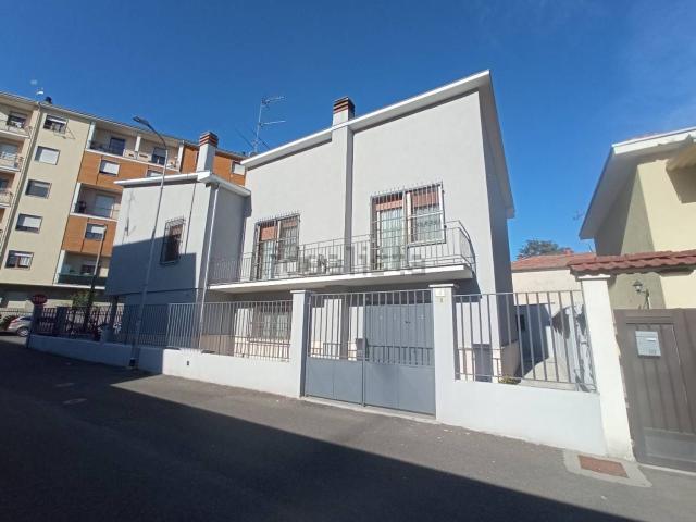 Case e ville in vendita di 344 m² in Via Alessandro Volta