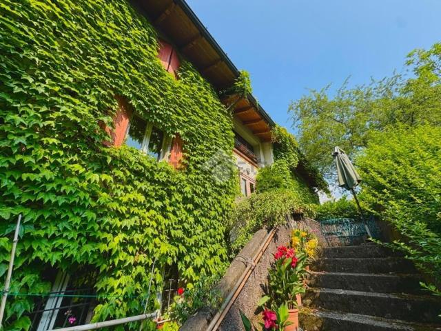 Case e ville in vendita di 344 m² in Via Brugali, 6
