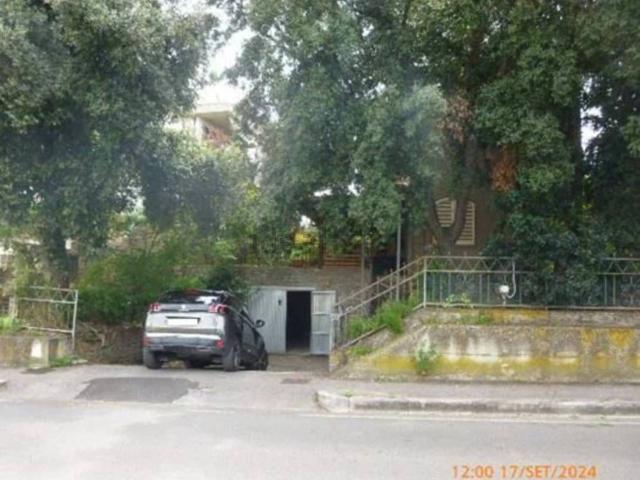 Case e ville in vendita di 344 m² in Via delle Collacchie, 503