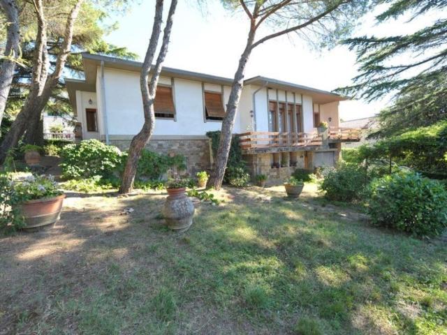 Case e ville in vendita di 345 m²