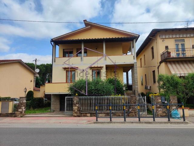 Case e ville in vendita di 345 m² in Via Bassa, 27