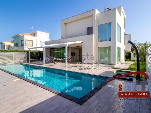 Case e ville in vendita di 345 m² in Via dei Cigni