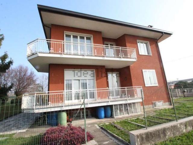 Case e ville in vendita di 345 m² in Via Lario