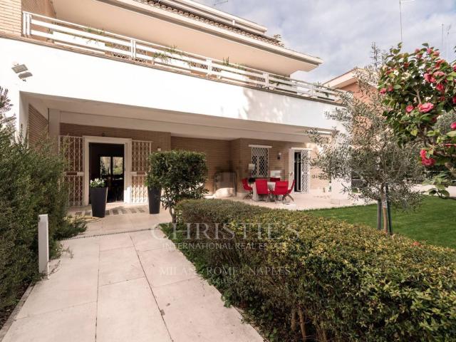 Case e ville in vendita di 345 m² in Via Malcesine
