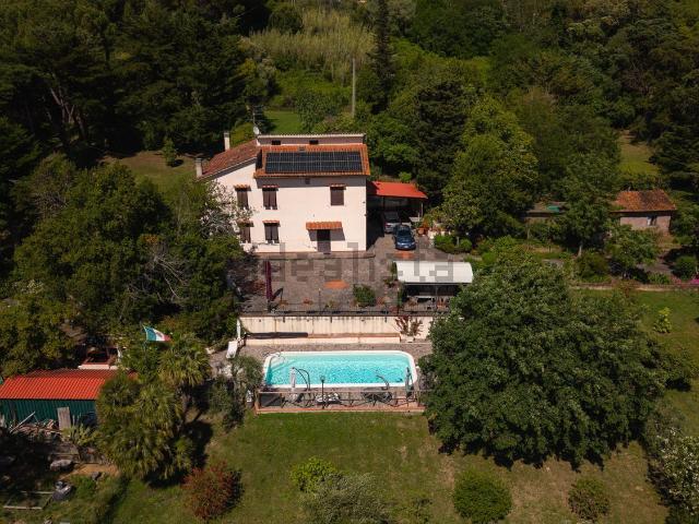 Case e ville in vendita di 347 m² in Vicolo del Diacciarello, 50