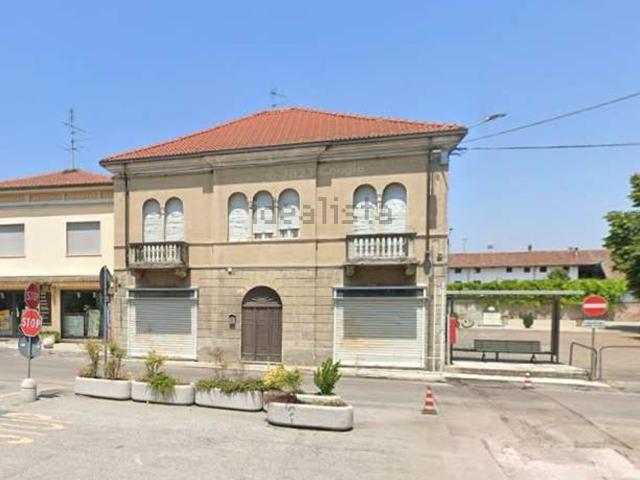 Case e ville in vendita di 348 m² in Via Giuseppe Pampuro, 6