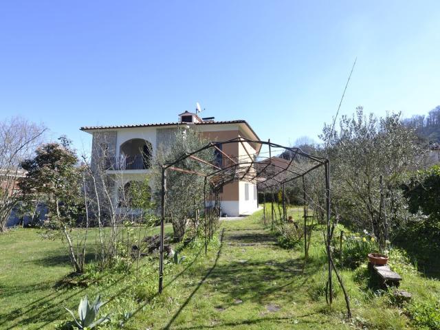 Case e ville in vendita di 348 m² in Via dei Cerri