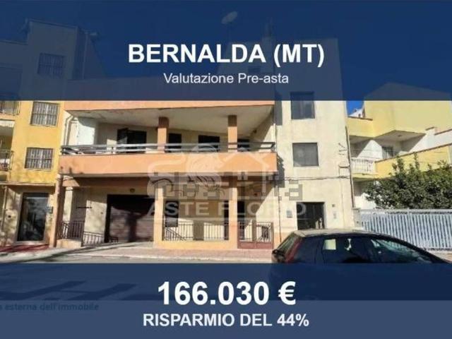 Case e ville in vendita di 348 m² in Via della Concordia, 31