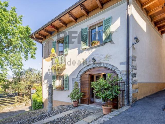 Case e ville in vendita di 348 m² in Via delle Monache