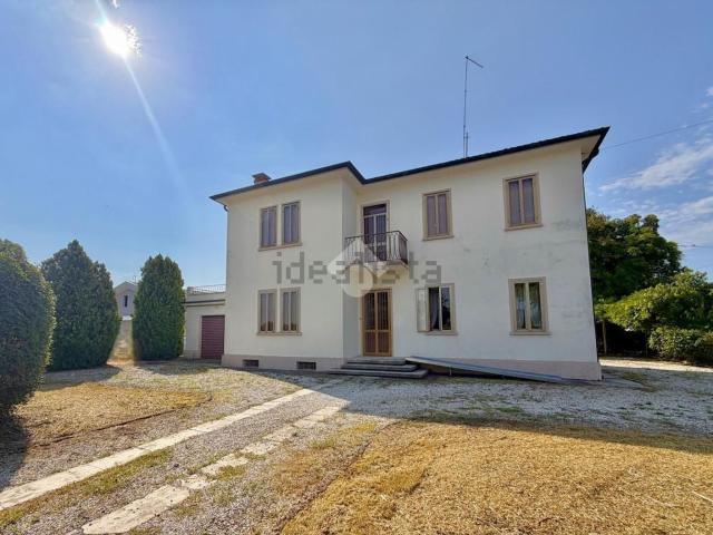 Case e ville in vendita di 348 m² in Via Sile, 116
