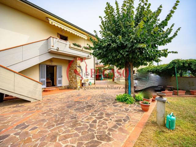 Case e ville in vendita di 349 m² in Via A. NOBEL