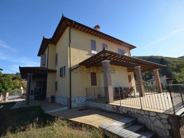 Case e ville in vendita di 350 m²