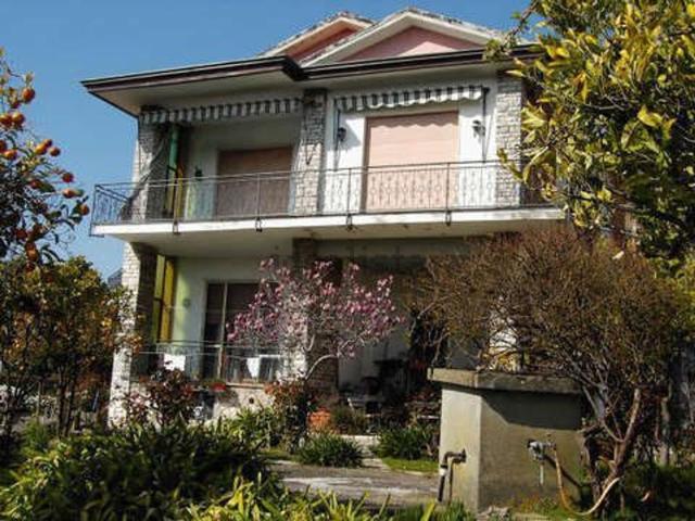 Case e ville in vendita di 350 m²