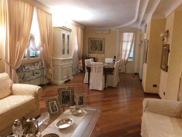 Case e ville in vendita di 350 m²