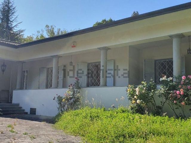 Case e ville in vendita di 350 m²