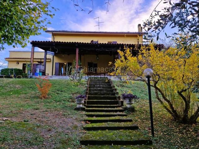 Case e ville in vendita di 350 m² in Strada Comunale del Cimitero di Roncosambaccio