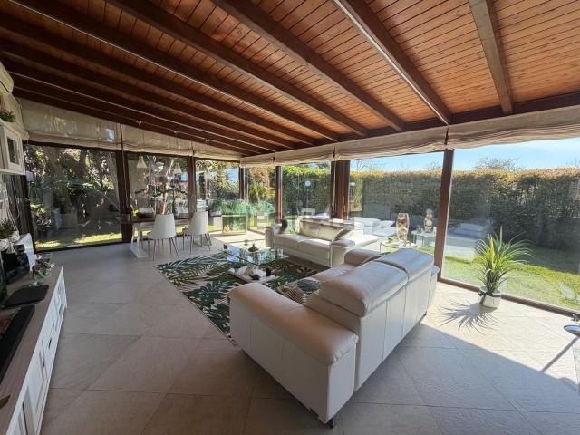 Case e ville in vendita di 350 m²
