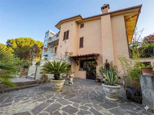 Case e ville in vendita di 350 m²