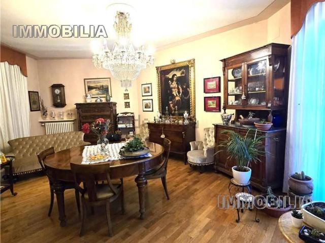 Case e ville in vendita di 350 m²