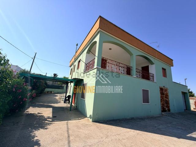 Case e ville in vendita di 350 m² in Via Cisternino Zona M