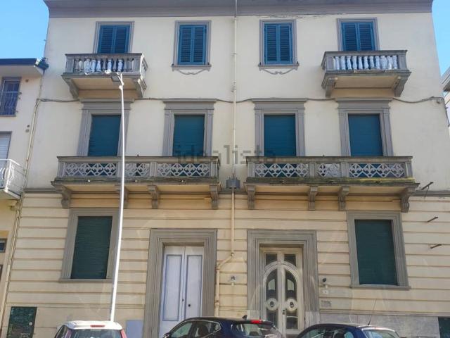Case e ville in vendita di 350 m² in Via Cristoforo Colombo