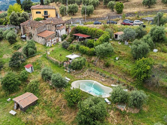 Case e ville in vendita di 350 m² in Via Bolognese