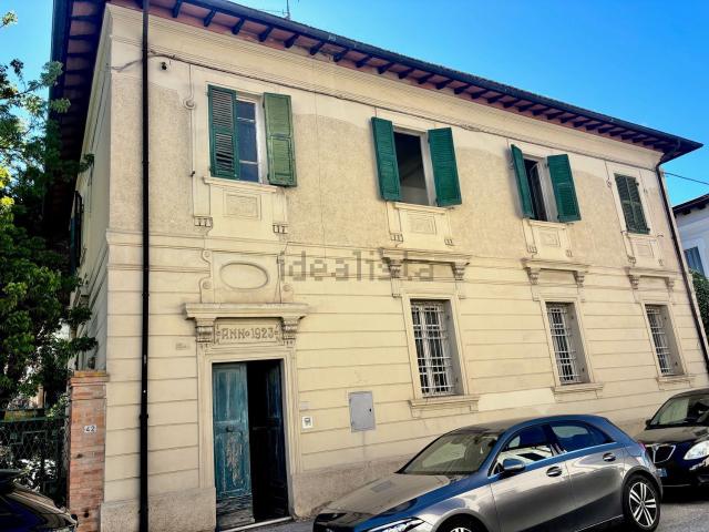 Case e ville in vendita di 350 m² in Via Bruno Buozzi
