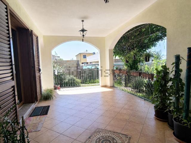Case e ville in vendita di 350 m² in Via Gennaro Pesce, 27