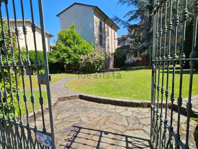 Case e ville in vendita di 350 m² in Via Gerbidi