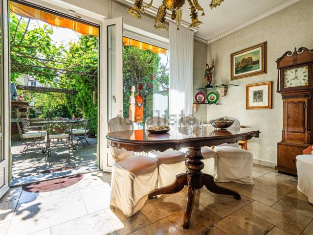 Case e ville in vendita di 350 m² in Via Giuseppe Garibaldi